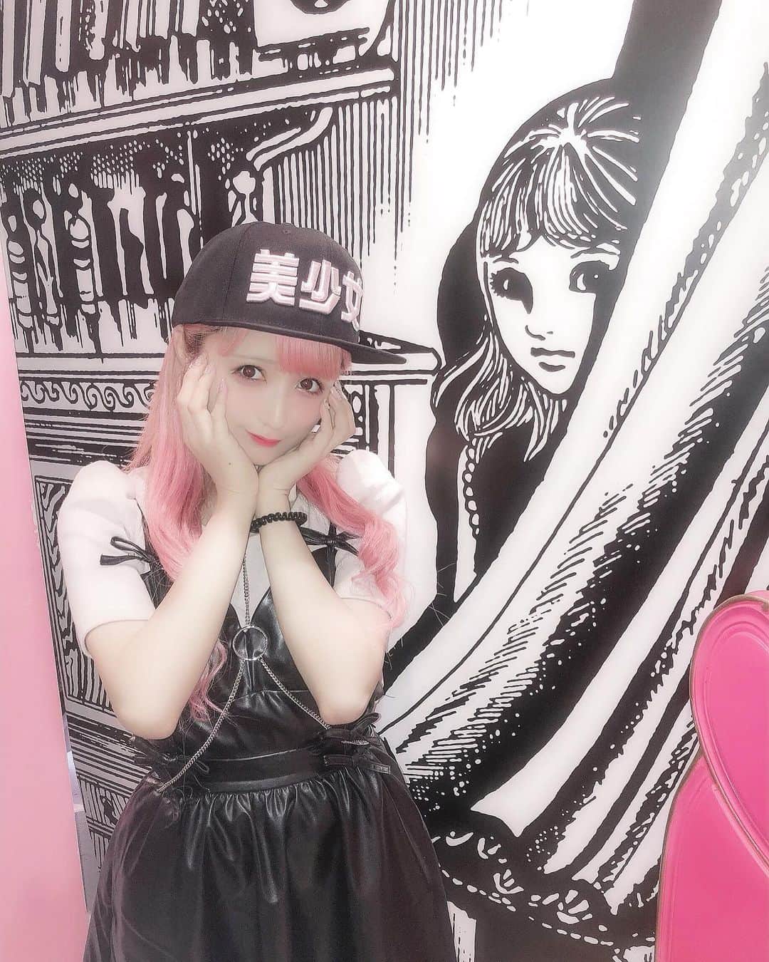 胡桃兎愛のインスタグラム：「美少女展へ❤︎」