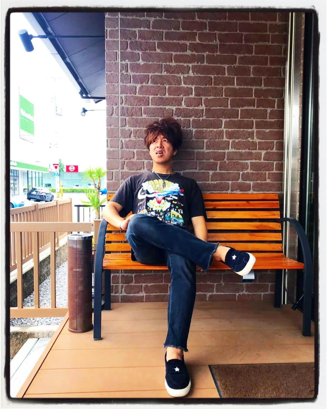 大川知英のインスタグラム：「弾丸で高知に父上の墓参りに帰省👨🏽‍✈️ BANG!で姉さんと話し食いしん坊で チキン南蛮を食べて墓参ってきた🚬 また、脱藩して江戸で頑張ります🇯🇵 #高知県#高速墓参り#食いしん坊如月 #bang!#古着屋#脱藩#江戸で頑張ります#母上様元気で良かった#amecajiboys #takatsubase  #アメトイ部」
