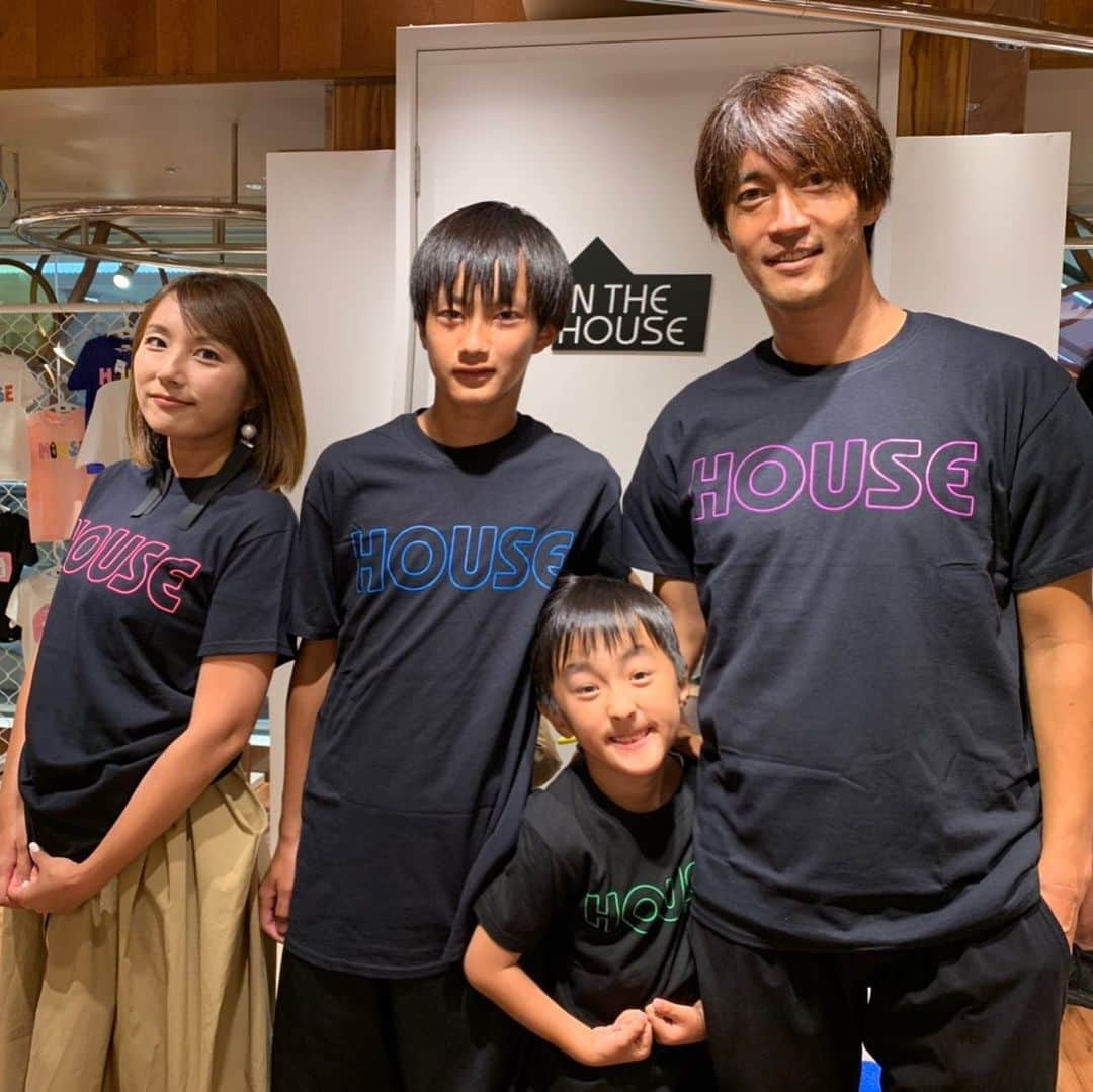 細田阿也さんのインスタグラム写真 - (細田阿也Instagram)「#family #kidsfashion ⁑⁑⁑⁑ #inthehouse #inthehousetokyo  #inthehouseisetan」8月29日 12時35分 - hosodaaya