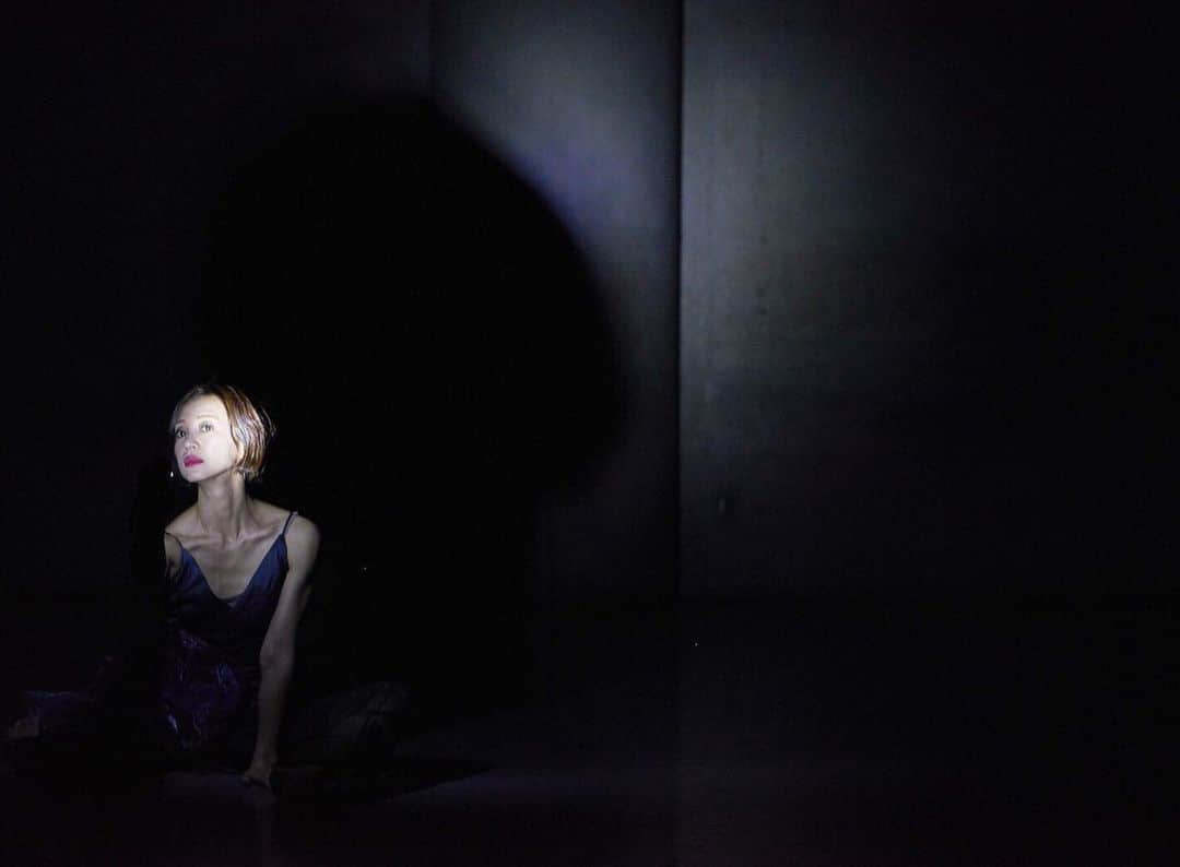 のインスタグラム：「“I'm I'm I'm” ・ 2019.7.27 @session house ・ special thanks photography by Ryu Kakinuma ・ ・ #performance #dance #contemporarydance  #imagination #mywork #artdirection #木下ココ #柿沼琉」