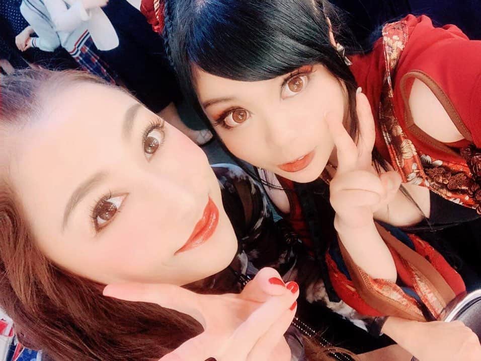 のインスタグラム：「#兼田玲菜 ちゃん😘💕 今回の舞台でゲストで出演してくださいました✨ 美しく切れのある殺陣。。。最高でしたーーー😭❤️✨ 可愛いさとセクシーさを兼ね備えているのに殺陣もカッコイイなんて最高やないかい✨✨✨ . @renakaneta4  #yes_i_am #yesiam #杏さゆり #SayuriAnzu」
