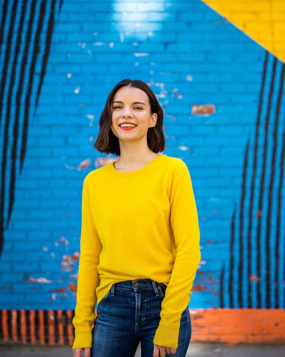 のインスタグラム：「It’s finally happening! The FIRST episode of my new podcast, One Step is up and ready for your ears! 🤗 Go to @onesteppodcast for the link!」