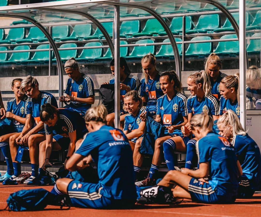 ソフィア・ヤコブソンさんのインスタグラム写真 - (ソフィア・ヤコブソンInstagram)「Training ✅🇸🇪 #team #swewnt」8月29日 4時51分 - sofiajakobsson