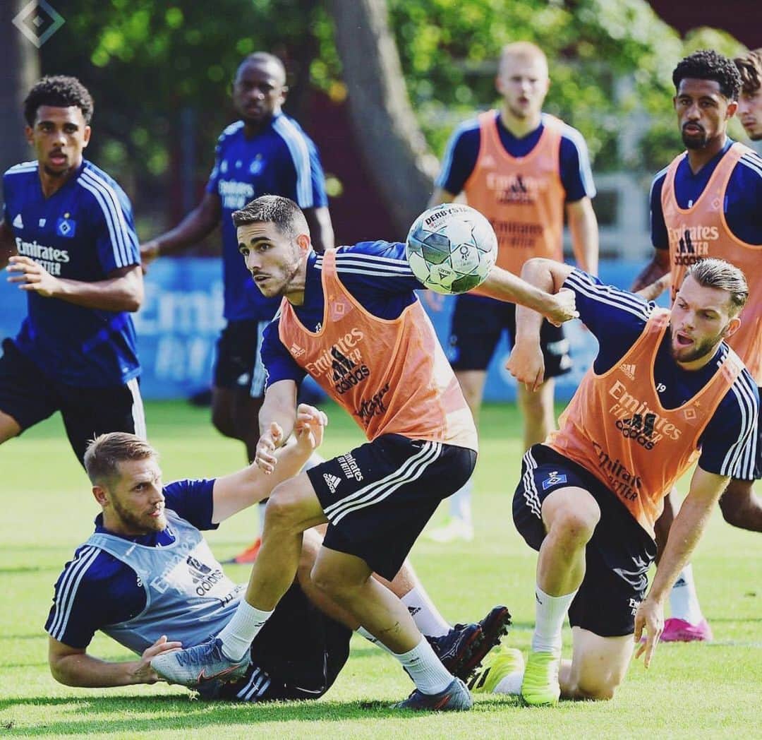 ハイロ・サンペリオのインスタグラム：「Training day! 💯⚽️💪🏼 #BeXtreme #Nurderhsv @hsv」