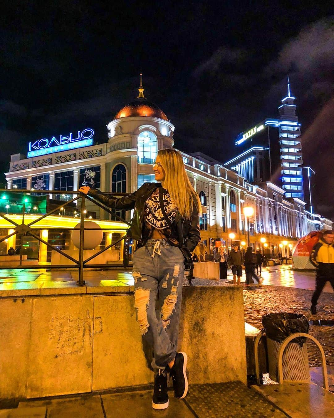 ナターリア・ガウジオさんのインスタグラム写真 - (ナターリア・ガウジオInstagram)「Night in Kazan... 🇷🇺😍✨❄️🌙🙏🏼❤️ #kazan #russia #inlove #goodnight #citylights #center #tourist #baumanstreet #tatarstan」8月29日 5時21分 - natigaudio