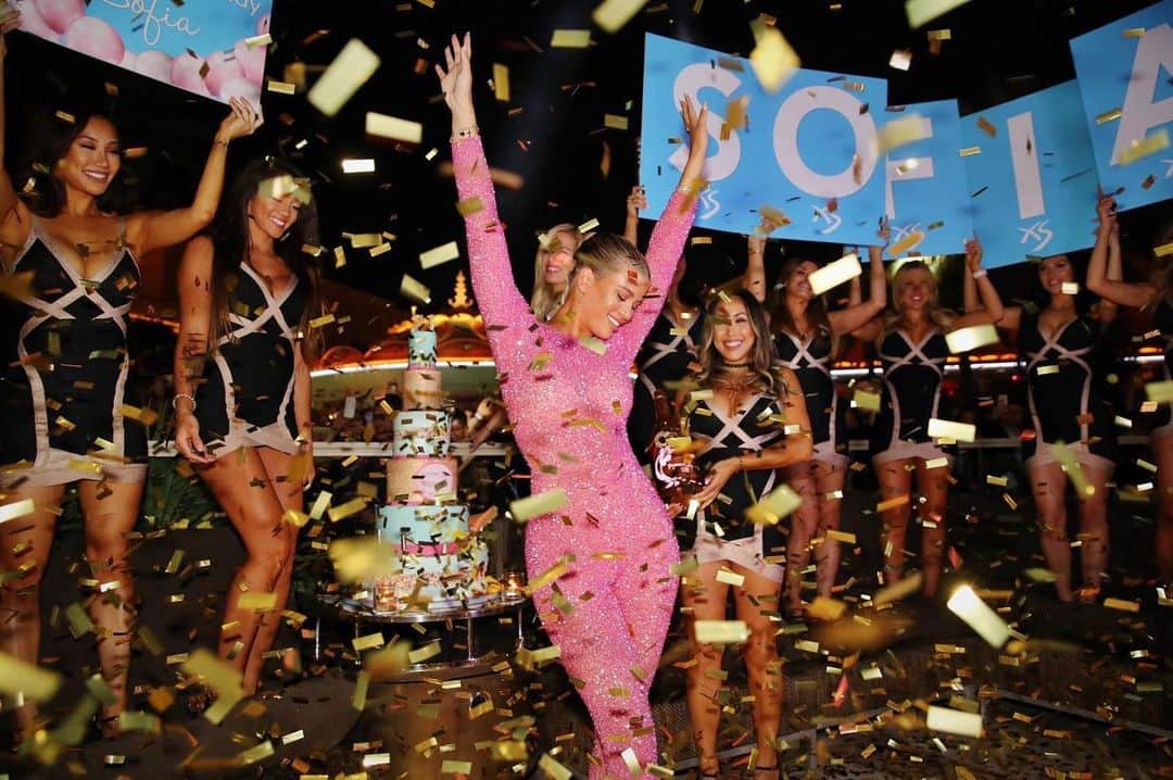 ソフィア・リッチーのインスタグラム：「Thanks @xslasvegas for an amazing 21st birthday party!」