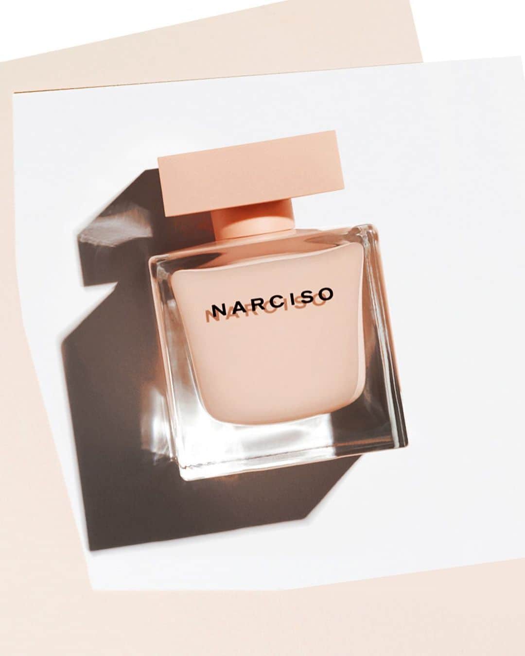 ナルシソロドリゲスさんのインスタグラム写真 - (ナルシソロドリゲスInstagram)「NARCISO eau de parfum poudrée, the new classic. #NARCISO #poudree #narcisorodriguezparfums」8月29日 5時33分 - narciso_rodriguez