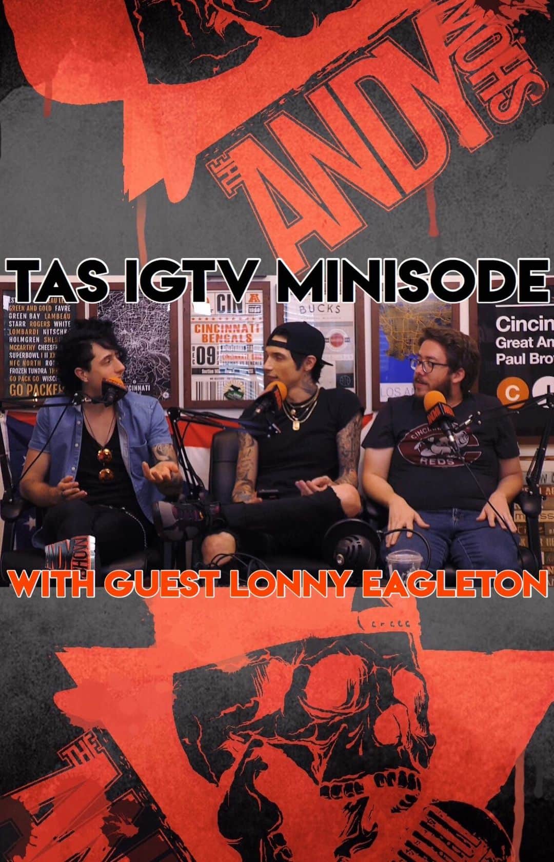 アンディー・ビアーザックのインスタグラム：「This week we are joined by musician @lonnyeagleton ! Lonny is one of most kind hearted and talented people I’ve ever met AND he’s Canadian so we figured why not have two Americans with almost no Canadian knowledge test him on facts about his homeland?! To watch the full interview with Lonny head to www.theandyshow.tv and subscribe to our weekly podcast for all things @theandyshowtv 🤘」