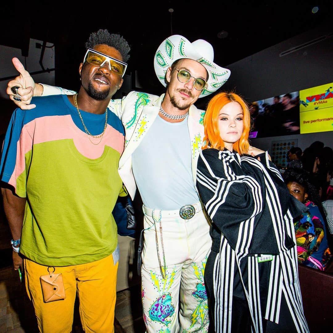 メジャー・レーザーのインスタグラム：「@sarabiv and @calvitjr brought @diplo as their date to the VMAs」