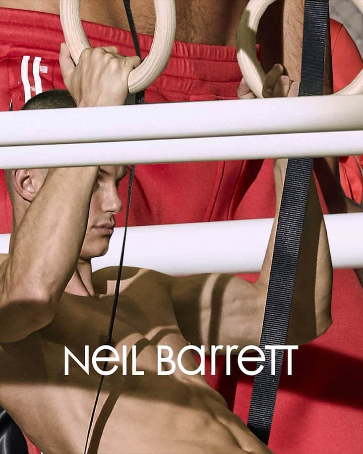 のインスタグラム：「BLACKBARRETT Fitness Line / Discover the NEW collection on www.neilbarrett.com / click link in bio to shop / #NeilBarrett #BlackBarrett #Fitnessline #Gymwear #Backtothegym #AW19 #shopnow @jhona_burjack @justhalley」