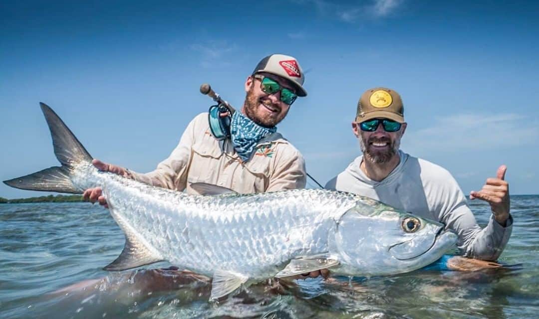 Costa Sunglassesのインスタグラム：「Silver stoke. @christiaanpretorius and @belizefly wrapping up an epic few days chasing tarpon on the Belizian flats. 📷: @tatummonod #SeeWhatsOutThere」
