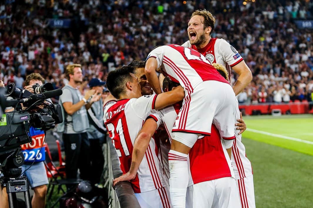 デイリー・ブリントのインスタグラム：「Great Feeling! @championsleague See You Soon! ❌❌❌」