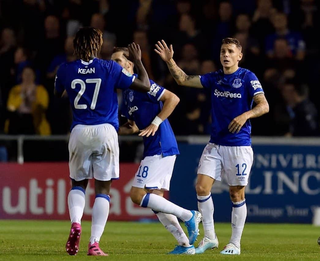 リュカ・ディニュさんのインスタグラム写真 - (リュカ・ディニュInstagram)「Important win tonight with character 💪🏼🤪💙 thanks for your amazing support #coyb #freekick #football #enjoy」8月29日 6時58分 - lucasdigne