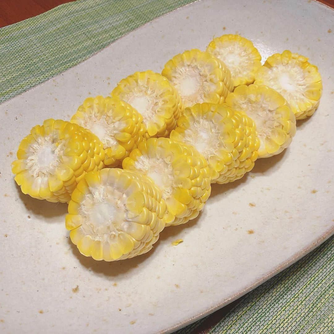 早見優さんのインスタグラム写真 - (早見優Instagram)「旬の味 甘い、甘いとうもろこし Sweet delicious corn in season! #corn #とうもろこし #旬の野菜」8月29日 6時56分 - yuyuhayami