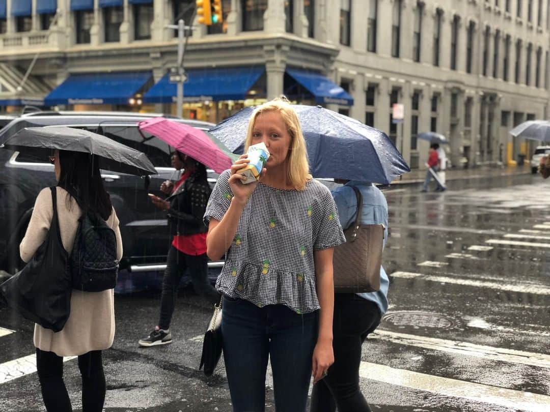Vita Coco Coconut Waterのインスタグラム：「Possible to hate:  forgetting your umbrella in the rain Impossible to hate:  our Pressed Coconut」