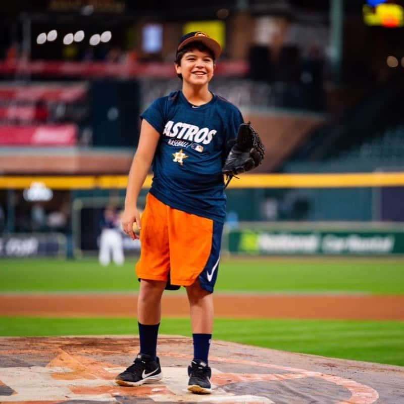 ロビンソン・チリノスさんのインスタグラム写真 - (ロビンソン・チリノスInstagram)「wonderful summer with my son @davidchirinos28 in the 🏟. Thanks to my teammates and coaches @astrosbaseball for receiving #David  as another player, I know that these memories will be with him and me for a lifetime. Un verano maravilloso compartiendo con mi hijo #davidchirinos61 te amo hijo.  Gracias a todos lo que hicieron este verano único especialmente a mi esposa @heidy28d por todo el sacrificio y amor.  Gracias @bracamonte85 por las ⚾️ Thank you @alex.de.haan 📸. #takeitback」8月29日 7時04分 - robinsonch28