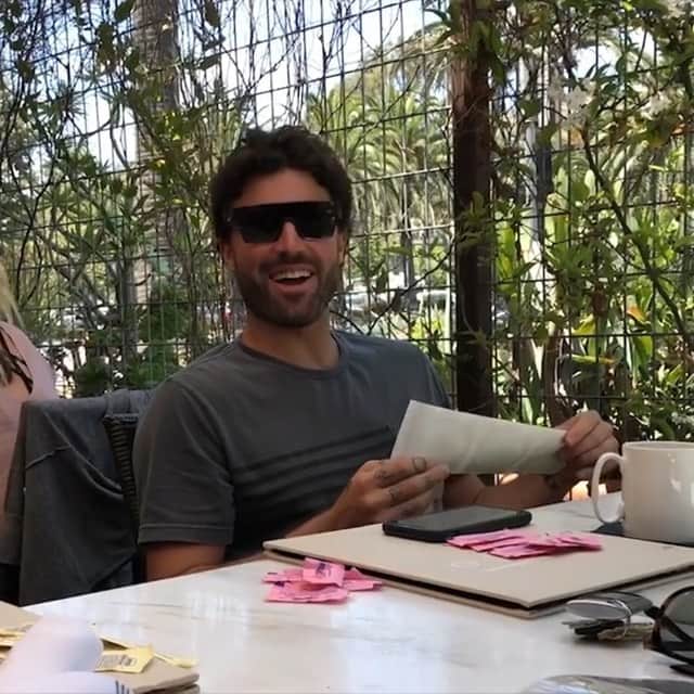 のインスタグラム：「This video is everything. Friends and family finding out my brother is having TWINS with @caylita_ . Words can’t describe how happy this make me and the rest of our family. Love you guys and can’t wait to meet little guys? Girls? One of each?? The suspense is killing me!! ❤️❤️❤️」
