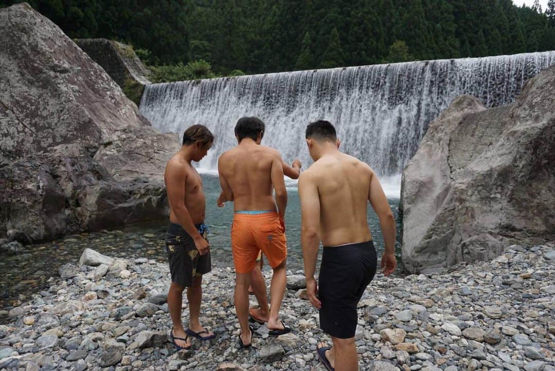 増田優一さんのインスタグラム写真 - (増田優一Instagram)「Recovering in nature with boys is one of my favorite memory from this summer! Photo @da1_yamaguchi  #summer #river #夏 #川 #小千谷 #新潟」8月29日 13時16分 - you1masuda_