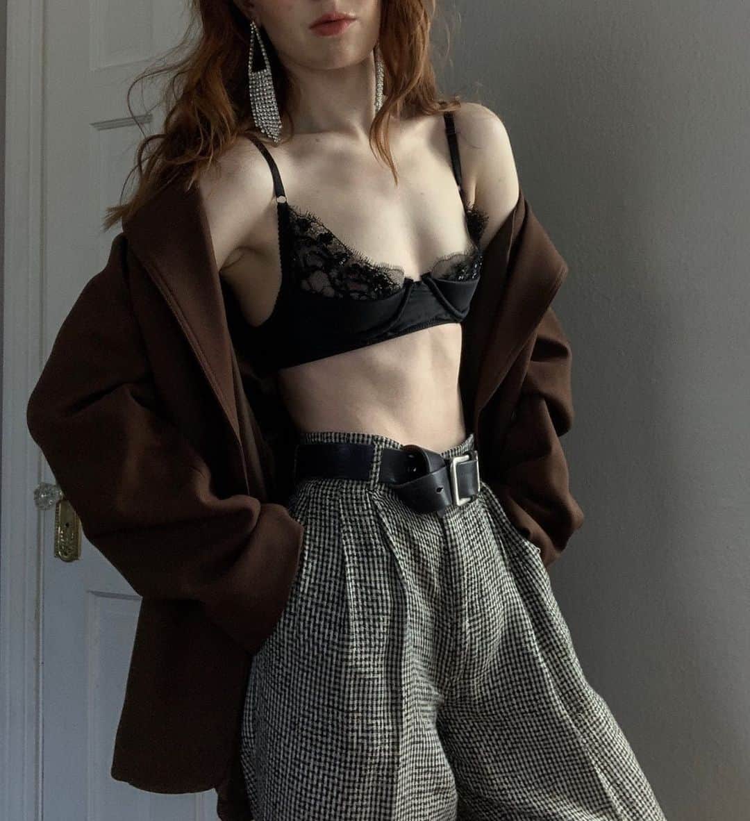 ジェーン・アルドリッジのインスタグラム：「@lenoir.lingerie ❤️🖤❤️」