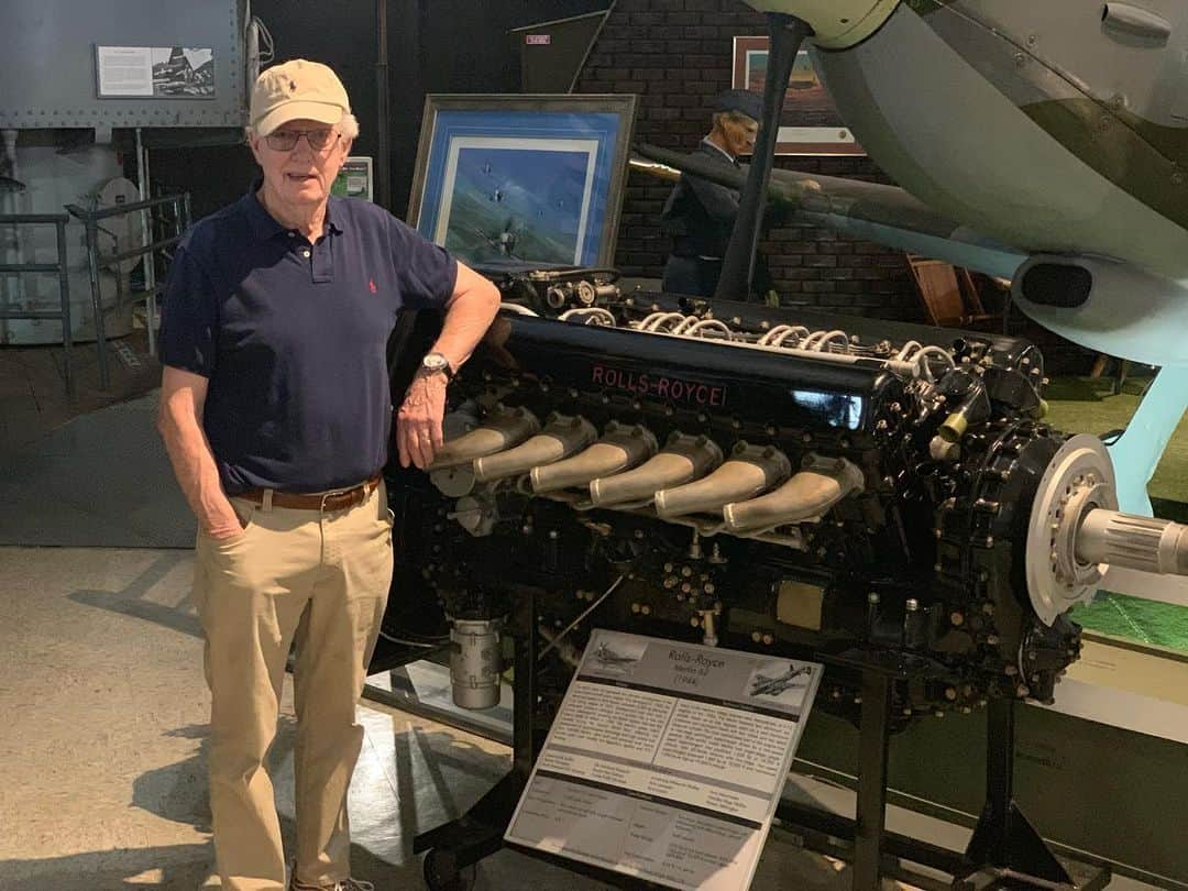 ジョン・バロウマンさんのインスタグラム写真 - (ジョン・バロウマンInstagram)「My dad @jomarbarrowman standing next to the #rollsroyce #merlin #engine he worked on as a young man.」8月29日 8時34分 - johnscotbarrowman