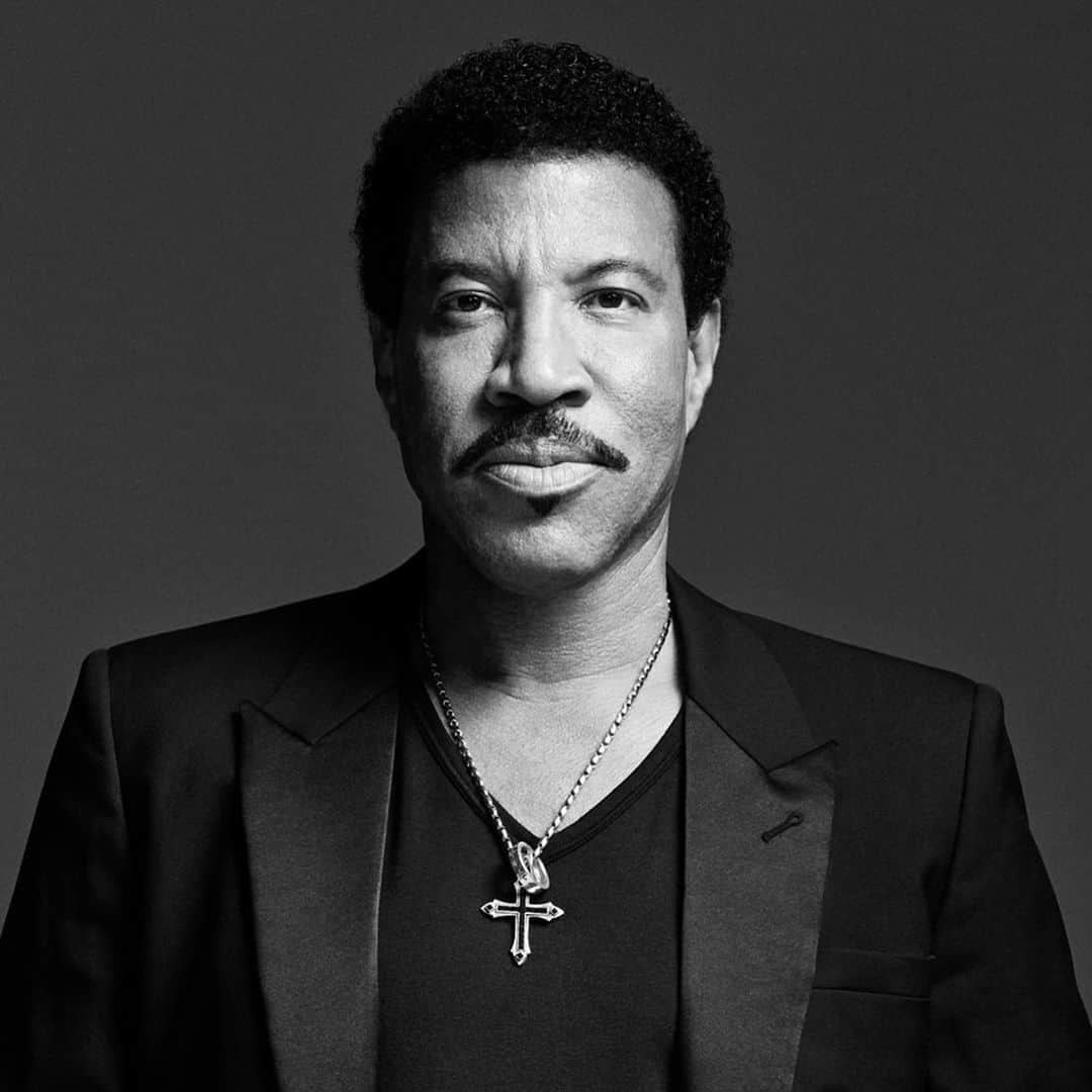 ASCAPさんのインスタグラム写真 - (ASCAPInstagram)「Pop legend @lionelrichie said “Hello” to #1 on the #billboard Artist 100 chart today!」8月29日 8時30分 - ascap