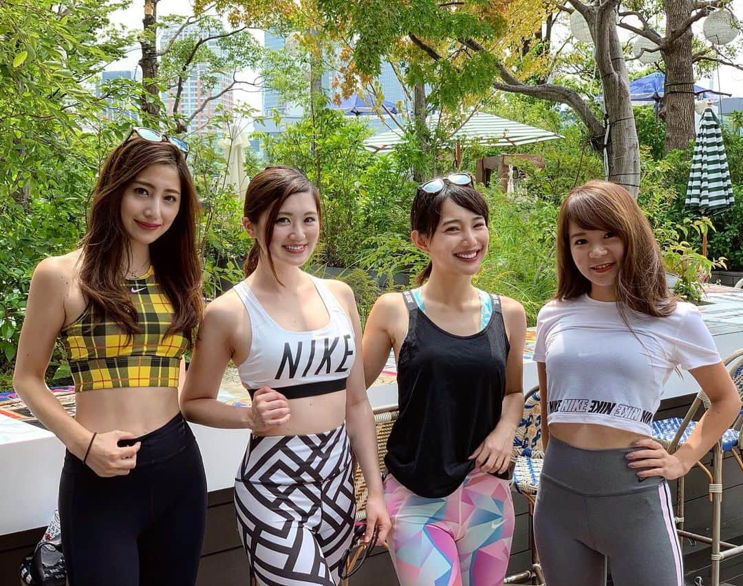 のインスタグラム：「. おはようございます😃 ． @bonnysquadtokyo 🏃‍♀️👟 ． この日は友達とワークアウト🏋️‍♀️ して美味しい朝ごはん食べに行く🤤 最高な平日の午前中でした❤︎ 急いで解散して💨 みんな午後からお仕事頑張った💪❤️ 1人だと早起きして走りに行こうなんて なかなかならないけど友達と一緒なら 頑張れるよね😉💓 ． ガリガリではなく女性らしいんだけど 引き締まってるところは引き締まる‼️ これが一番大事‼️ なので走る前に筋力トレーニングもしたよ🏋️‍♀️ ． #tokyoafterdark #東京2020 #東京2020オリンピック #東京オリンピック #東京オリンピック2020 #SHIBUYA #ランニング女子 #ランニング #BONNYSQUADTOKYO #NIKEGIRLSTOKYO #NIKE #ワークアウト女子 #ヒップアップ #スポーツ女子 #筋トレ女子 #腹筋女子 #ダイエット #栄養士」