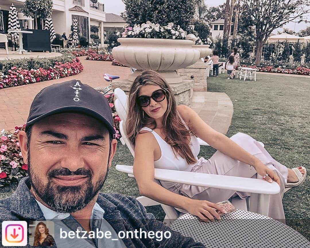 エイドリアン・ゴンザレスさんのインスタグラム写真 - (エイドリアン・ゴンザレスInstagram)「#Repost from @betzabe_onthego. No matter where you are or what you have, it’s the people in your life that matter most. @adrian_eltitan — I never want to stop making memories with you. ♥️」8月29日 9時11分 - adrian_eltitan