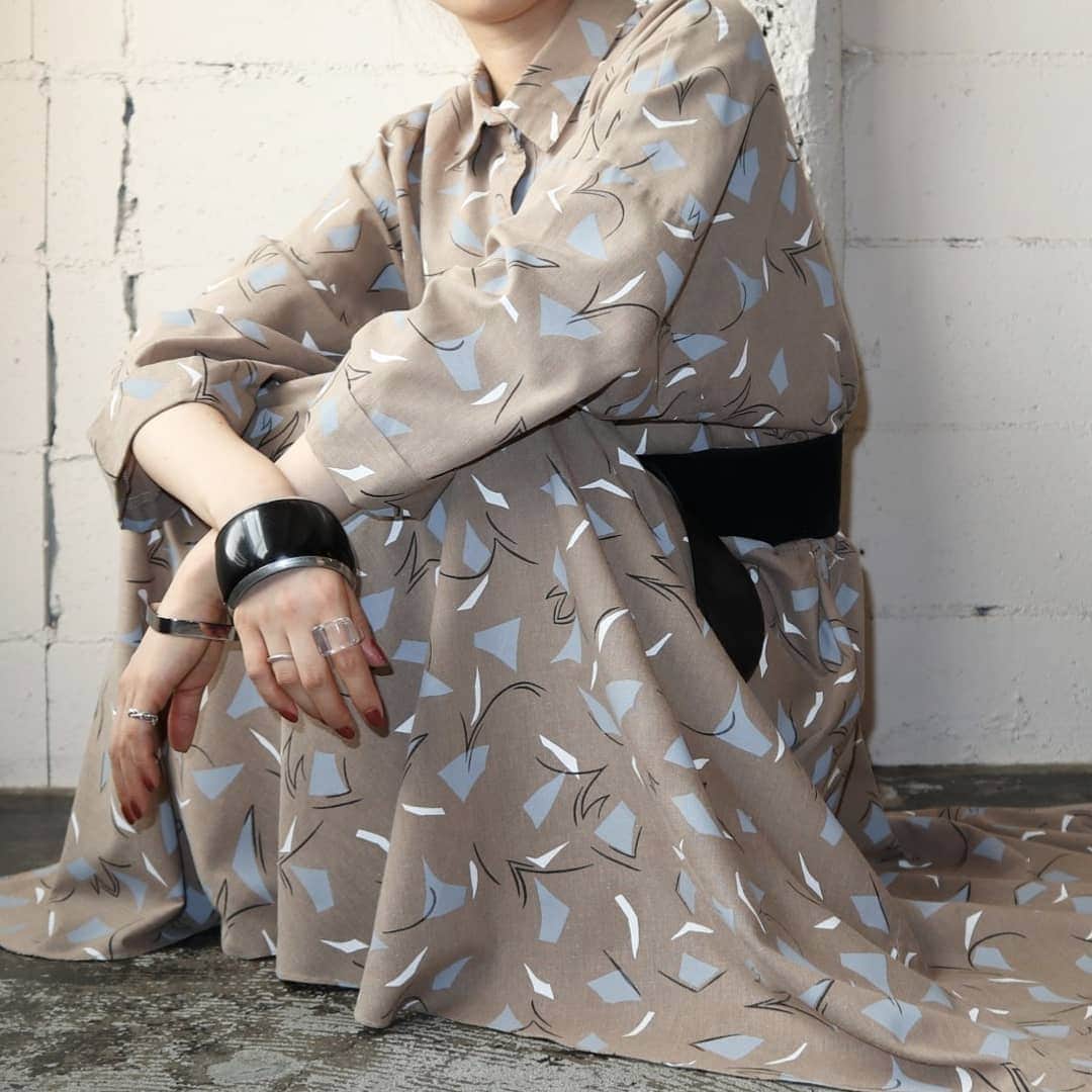 吉祥寺 古着屋 Orfeoのインスタグラム：「Vintage Pattern Dress  #orfeo #kichijoji #tokyo #vintage #used #fashion #coordinate #outfit #オルフェオ #吉祥寺 #東京 #古着 #古着屋 #ヴィンテージ #ユーズド #ファッション #コーディネート  掲載商品のお問い合わせはメールにて承っております。コメント、DMでのお問い合わせは受け付けておりませんのでご了承ください。」
