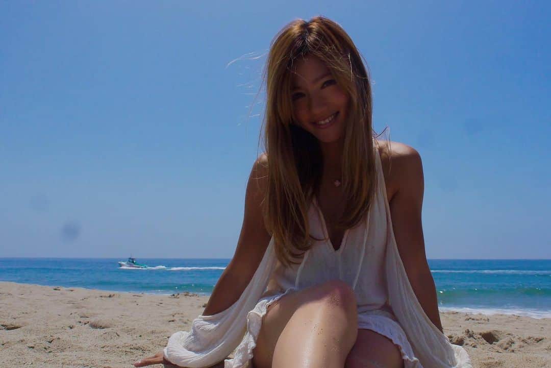 のインスタグラム：「Time flys, it’s been a year since I came LA. It’s really good to raise children, great city, amazing beaches and sky...all of LA is fantastic☀️ There are many things I want to do...I’m wondering if I could do all of them in the rest of my stay. Well, anyway, I’ll go to the English language school and do my my best to improve my English once they start their schools! ♡ L.Aに来て約1年！ やりたいことがありすぎて、、、 やりきれるかな〜🤔 #mysocaldays #ロサンゼルス生活 #ロサンゼルス留学」