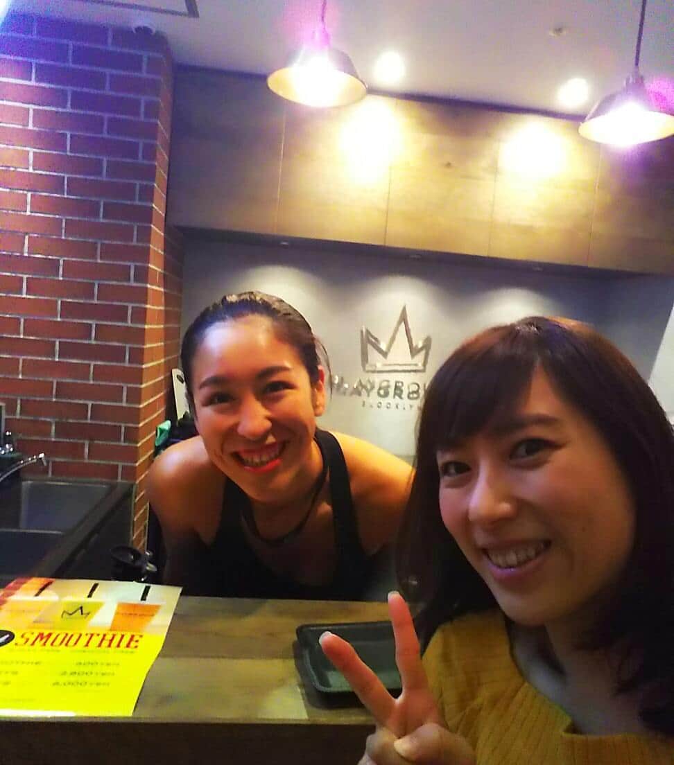 宮崎文子さんのインスタグラム写真 - (宮崎文子Instagram)「頑張る何日か目。  今日は頑張る気力をくれたコーチから受ける最後のレッスン。  次会うときはもう少し正確な腹筋ができるようにしたいな。  #ジム #トレーニング #playground #NY #brooklyn #ダイエット  #Yuriaコーチ #ありがとう #core #腹筋 #朝トレ #朝ごはん #朝時間.jp #朝活 #和食 #morning #女子アナ #フリーアナウンサー」8月29日 9時57分 - fumiko.miyazaki29