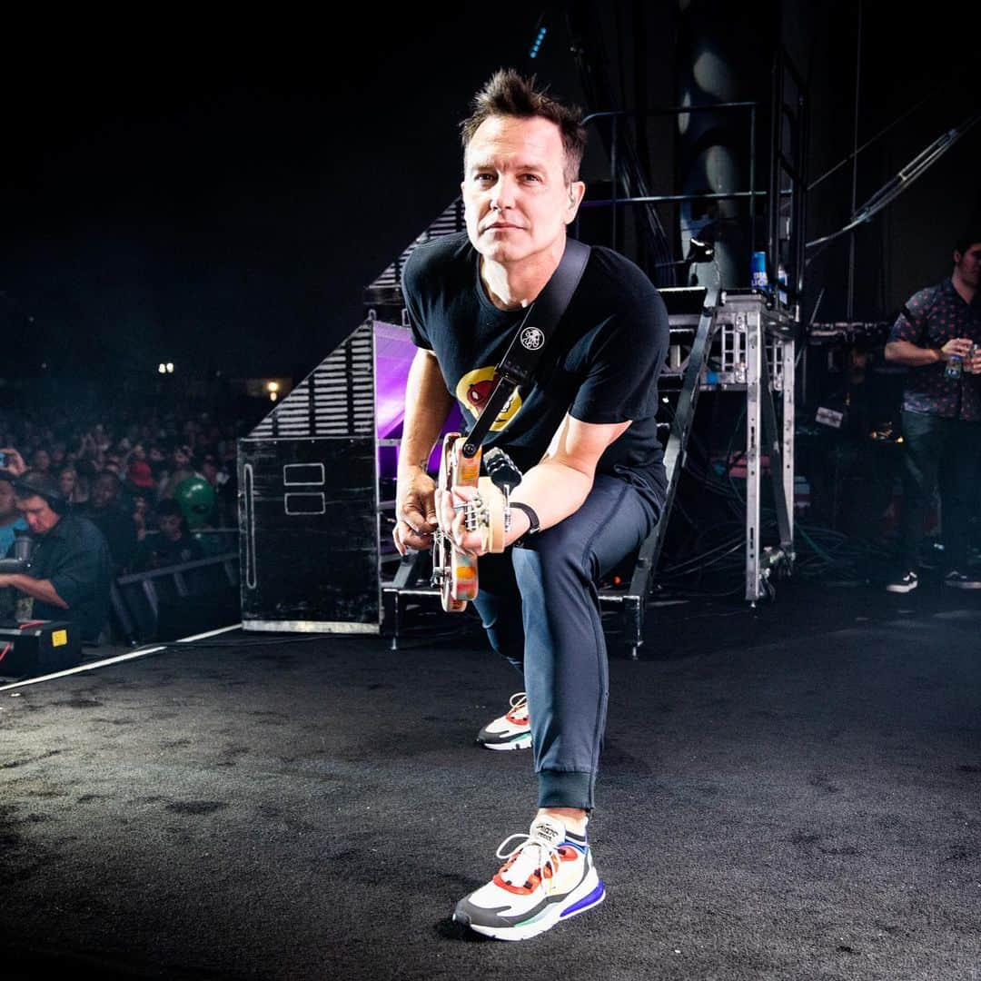 blink-182さんのインスタグラム写真 - (blink-182Instagram)「IRVINE s/o @vicmensa for joining us onstage last night 📸: @fog.again」8月29日 9時54分 - blink182