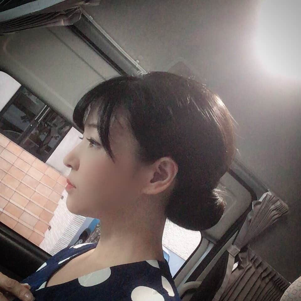 田中香子さんのインスタグラム写真 - (田中香子Instagram)「先日の撮影は 昭和のマダム。 後頭部を長くしていただきました(^^) #selfie #i #me  #selfieesoo #actresoo  #drama #actor #actress #tv #ロケバス #昭和」8月29日 10時10分 - soo.yt