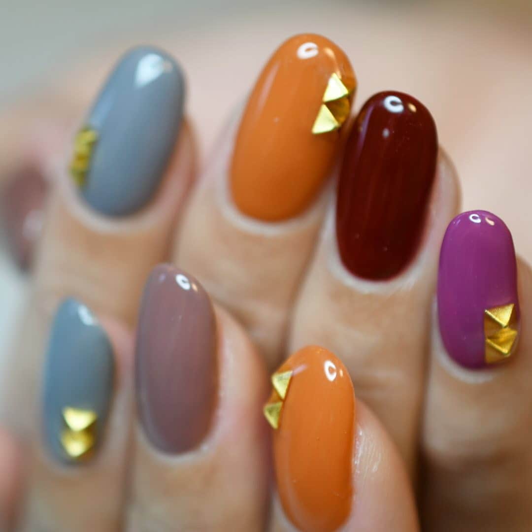 のインスタグラム：「大阪市北区 梅田.中崎町.駅から徒歩7分🚶‍♀️ CADENAS nail eyelash  マツエクアカウント @cadenaseyelash LINE:@ cadenas 🆔検索🙋‍♀️ tel:06-4792-8617. cadenas.nail@gmail.com. . #ネイル #ネイルアート #ネイルデザイン #梅田ネイルサロン  #堂山町ネイル #大人ネイル  #フィルイン #ジェルネイル #jelnail #nails  #nailart #instagood #ワンカラー #大阪ネイルサロン  #上品ネイル #シンプルネイル  #ジェルデザイン #cadenas #カデナ #秋ネイル #fashion #smile #love #美甲 #happy #newnails #loveit #Autumn #マーブルチョコ」
