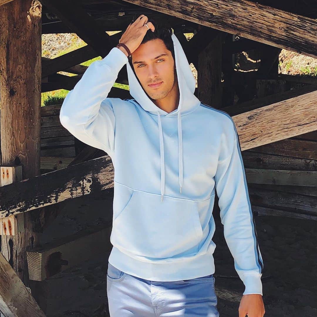 Steven Kellyのインスタグラム：「🥶🥶🥶」