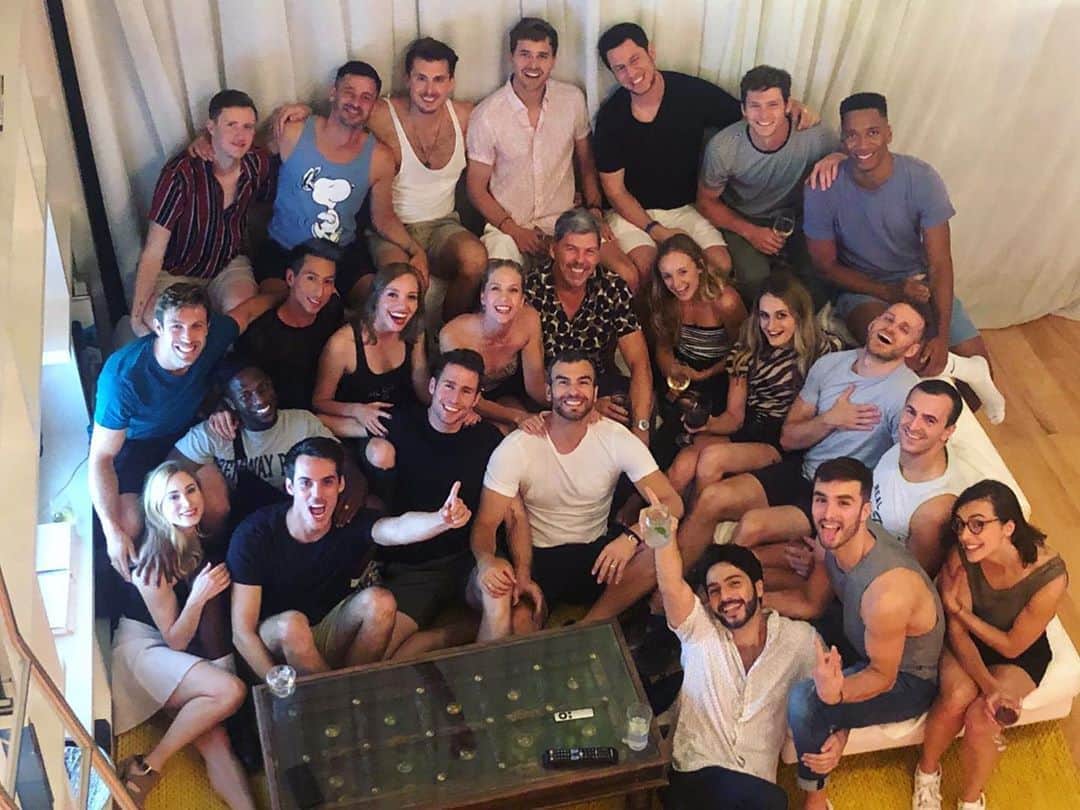 ジェレミー・アボットのインスタグラム：「Week 10 away from home was spent in Toronto (doing media and prep for @rocktherinktour) and Montreal (with this amazing group of humans) I still can not believe that I had not been home for 10 weeks in total, and the adventures that those 10 weeks held. I had so many new and wonderful experiences. I met new people and spent time with some of my favorite humans in the world... in varying destinations of the world! What an adventure life can be sometimes! Thank you thank you thank you to everyone who made this summer possible and to those I met along the way for making it so special!」