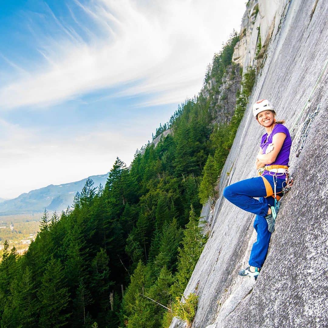 ニナ・カプレツさんのインスタグラム写真 - (ニナ・カプレツInstagram)「Hey Squamish! I had such a big blast at the @arcteryxacademy ! We are an awesome community... thanks @arcteryx for bringing me to this event, it has been way over my expectations! 👌👌👌 📸 @joe_segreti And @johnpricephotography  #arcteryxacademy #squamish #scarpaclimb #helmetup  @arcteryx @petzl_official @scarpaspa @_linacolina_ @lindicluka @inespapert @emclimber @jonathansiegrist @clairemenendez @pangtastic」8月29日 10時56分 - ninacaprez