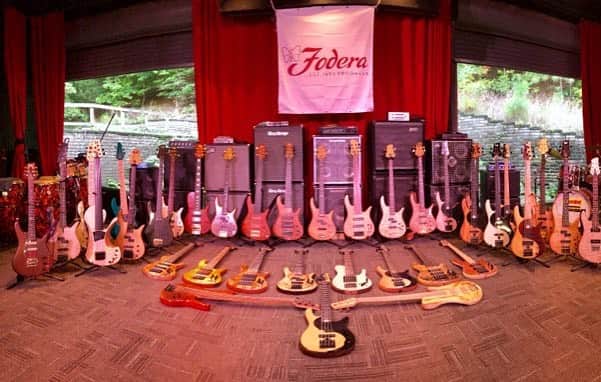 ヴィクター・ウッテンのインスタグラム：「Fodera Camp」