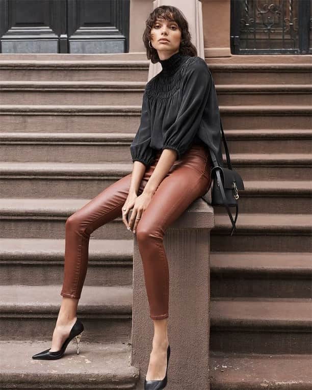 のインスタグラム：「@charleefraser in the Farrah Leatherette #AGirlinAG」