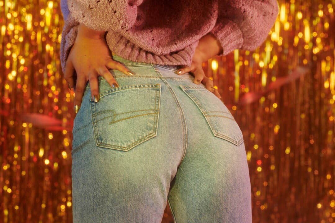 American Eagleさんのインスタグラム写真 - (American EagleInstagram)「If you got 'em (#AEjeans) flaunt 'em. and share them with us using #AExME and by tagging @americaneagle 🍑」8月29日 11時14分 - americaneagle