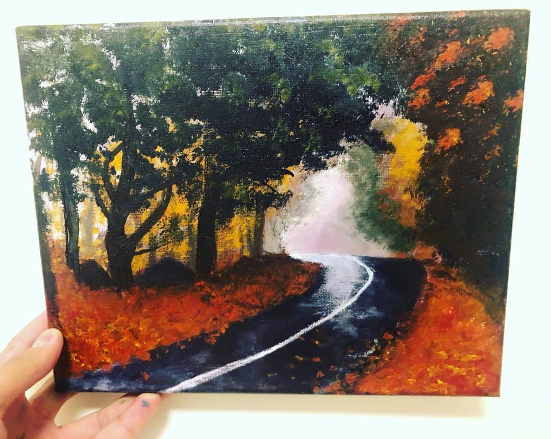 マックス・セットレージのインスタグラム：「This was last week’s painting! I call it “old town road”  #painting #acrylicpainting」