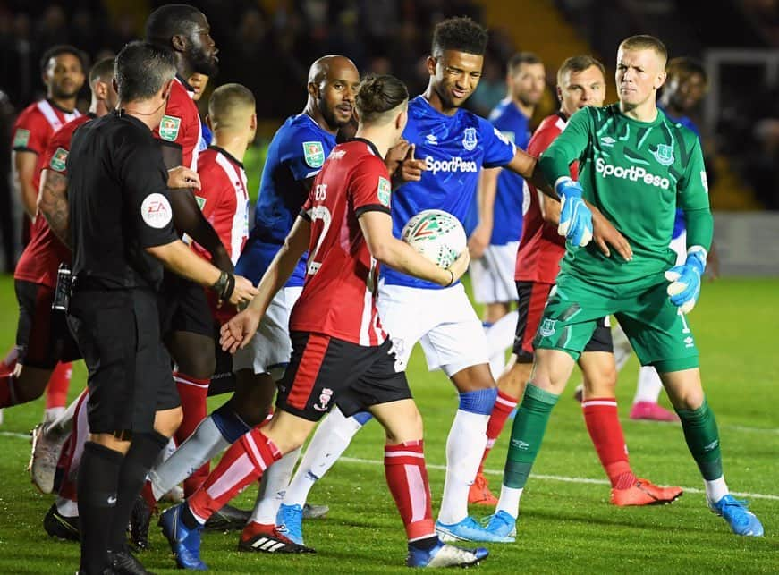 エヴァートンFCさんのインスタグラム写真 - (エヴァートンFCInstagram)「Matchday emotions: @carabao_cup! 🎢😁😠🤟😅 • • • #everton #efc #blues #toffees #coyb #cup #carabaocup #celebration」8月29日 22時33分 - everton