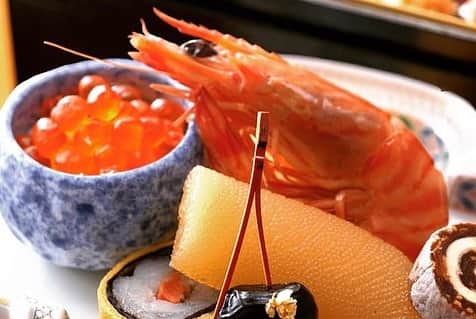 newotani_osakaさんのインスタグラム写真 - (newotani_osakaInstagram)「令和最初の新年は、大阪城のほとりで過ごすお正月🎍 . ご家族で楽しめる多彩なイベントや、華やかな美食の数々、くつろぎの空間で過ごす贅沢なひととき。 . 9/1(日)より、ご予約受付開始いたします☺️ . #ホテルニューオータニ大阪#大阪城#お正月#お正月プラン2020#新年#令和#令和最初のお正月#家族#美食#おせち料理#年越しそば#餅つき#初詣#寛ぎ#贅沢#宿泊#hotelnewotaniosaka#osakacastle#newyear#family#gastronomy#newyeardishes#poundingmochi#ricecake#hatsumode#relaxing#luxury#stay」8月29日 21時01分 - newotani_osaka