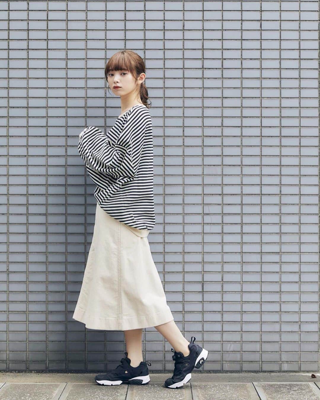 橋下美好さんのインスタグラム写真 - (橋下美好Instagram)「﻿ ずっと欲しかった﻿ コーデュロイのスカート！﻿ ﻿ ﻿ 丈と広がりが絶妙なバランスで﻿ めっちゃ可愛いくない！？﻿ ﻿ 久しぶりにゆるゆるコーデしたよ！﻿ ﻿ ﻿ p.s.風で前髪が･･･﻿ ﻿ #Uniqlo﻿ #ユニクロ﻿ #コーデュロイロングスカート﻿ #PR」8月29日 21時15分 - miyoshikun