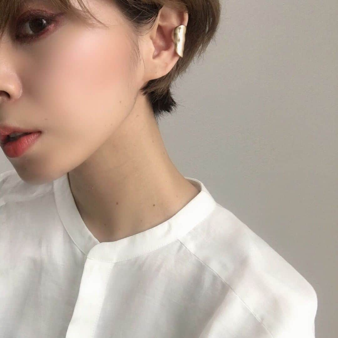 CONFIDENCE akinaさんのインスタグラム写真 - (CONFIDENCE akinaInstagram)「・ 新作アクセです🕊 シンプルながら存在感のある 大人アクセ入荷しました♡ ・ ・ 明日、金曜日21時販売です🌿 ・ ・ @cft__official のアカウント作りました♡ 予約商品専用アカウント @cft_order cft. staffの個人アカウント @cft_hitomi ひとみ 161㎝ @cft_kayo かよ 149㎝ @cft_mika みか(育休中 🤱♡) 165 ㎝ @cft_haruna はるな 158㎝ @cft_yoshimi よしみ 163㎝ 宜しければフォローお願いします♡ ・ ・ ・ ご注文前に必ずABOUTをご確認下さいませ。 ご注文される全てのお客様はABOUTに同意されたものとみなします。 ABOUT確認は必須とさせて頂きます。 ・ ・ ・ 公式LINE▶︎@viu2043z (アットマークから)  アメブロ http://s.ameblo.jp/confidence1208/ ・ ・ ・ #selectshop_cft #プチプラファッション #シンプルコーデ  #カジュアル #カジュアルコーデ #ファッション #コーディネート #コーデ #ザラ #ザラジョ #今日のコーデ #今日の服 #きょコ #お洒落さんと繋がりたい#おしゃれさんと繋がりたい#低身長コーデ #置き画くら部 #アクセ #アクセサリー #シルバー #シルバーアクセサリー #シルバーアクセ #ゴールド #ゴールドアクセサリー #ゴールドアクセ #バングル #イヤリング #リング #イヤーカフ #ピアス」8月29日 21時40分 - akina128s