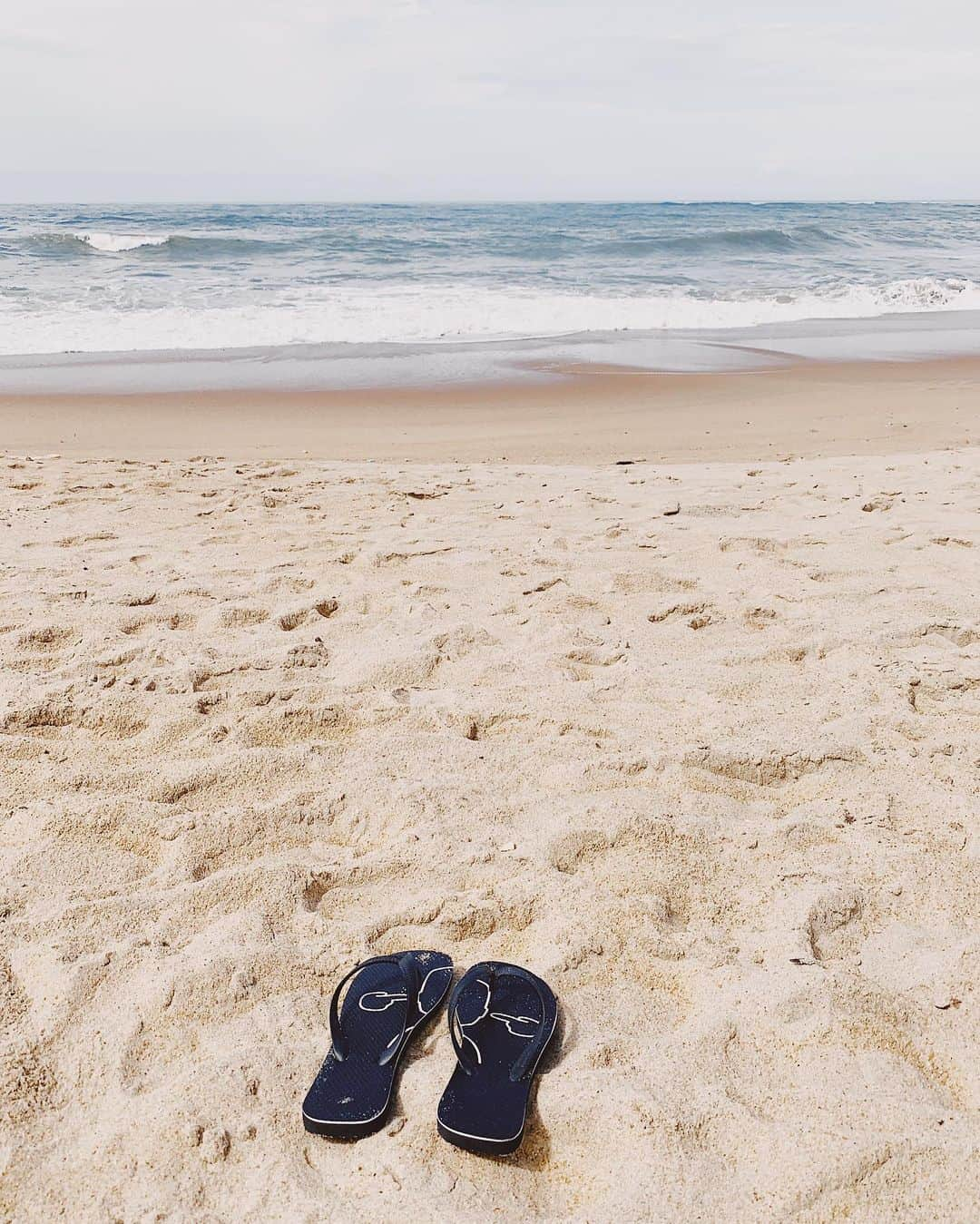 メンフィス・デパイさんのインスタグラム写真 - (メンフィス・デパイInstagram)「Imagine sitting at the beach of cape coast in Ghana, looking at the ocean and asking God for the guidance and strength so that you are able to inspire and help millions of people! That’s exactly what happened in this pic. I’m just grateful in the way God uses me. 👉🏽🤴🏽👈🏽🇬🇭 #TBT #ghana #bringmeback #WalkInFaithNotBySight」8月29日 21時46分 - memphisdepay