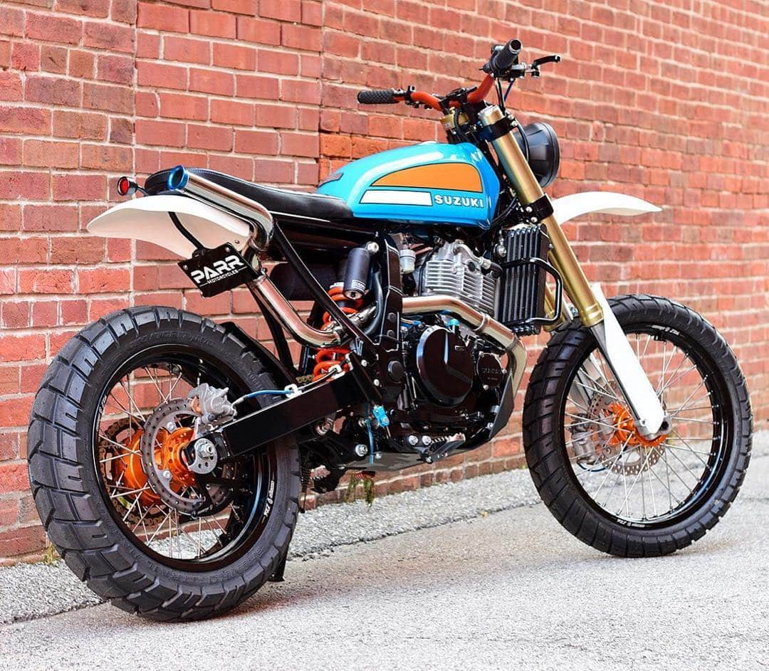 epidemic_motorsさんのインスタグラム写真 - (epidemic_motorsInstagram)「Spencer from @parrmotorcycles has been working his magic again. This time using a 70's Suzuki TS as inspiration for his latest DR650 build. Meet the 'Retro Scrambler'... via @pipeburn  #suzukidr650 #scrambler #dr650 #custombike #custombuilt #suzukimoto #instamoto #twowheels #pipeburn」8月29日 21時57分 - epidemic_motors