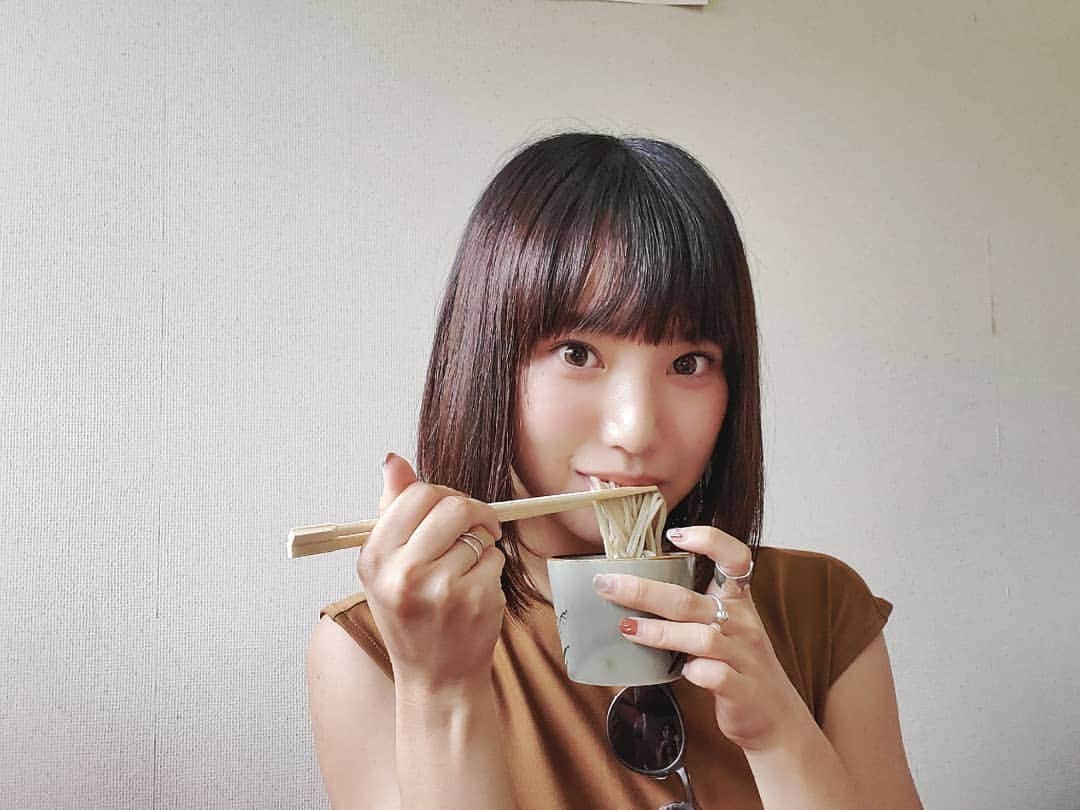 のインスタグラム：「‪‪❤︎‬ . 情熱大陸にも登場した事のある へぎそばの名店"そばや清兵衛"でお昼。 . 100%玄そばはこだわりの製粉、 地産地消😳 . 春は山菜、秋は地取りの舞茸天ぷら と共に頂けて山の味覚を楽しめる🥺 . 大好きなジュンサイも食べられた♡ 胡桃をつゆに入れて食べるのがとっても美味しかった😆 . . 猿倉山ビール醸造所で 利き地ビール、スイカと甘酒のジェラートで 休憩タイムも美味しすぎた😳 . . . @niigata_prefectural_tourism #新潟観光 #ガストロノミー #新潟ガストロノミー #新潟のつかいかた #食景色 #日本海美食旅 #女子旅 #女子旅行 #新潟 #夏休み #バケーション #夏休み旅行 #猿倉山ビール醸造所 #そばや清兵衛 #おそば #そば #蕎麦 #お蕎麦」