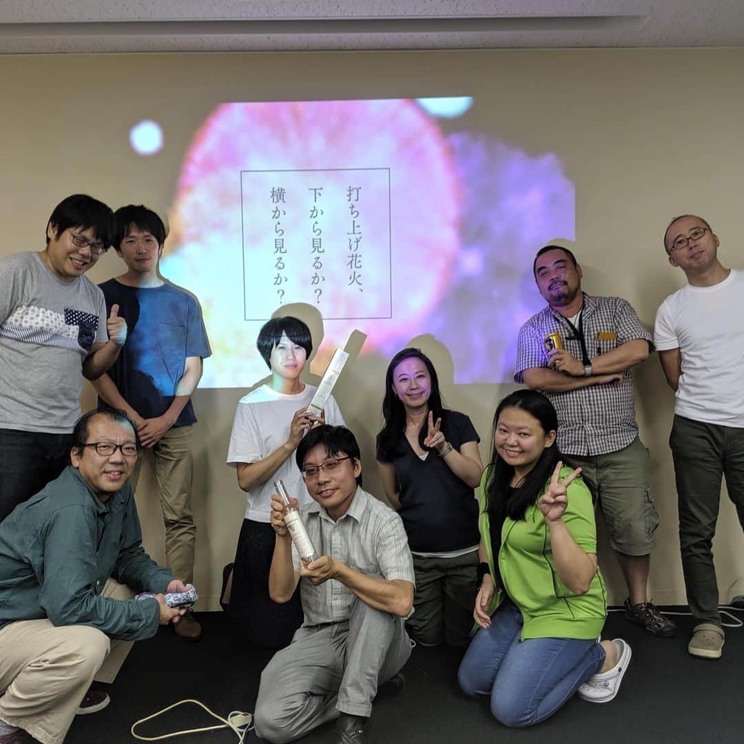 ベンチャーリパブリックのインスタグラム：「映画部＋ピザ＋アイスワイン♪  #venturerepublic #nishiazabu #movie #clubactivity #ベンチャーリパブリック #西麻布 #部活 #打ち上げ花火下から見るか横から見るか #icewine #thankyouken」
