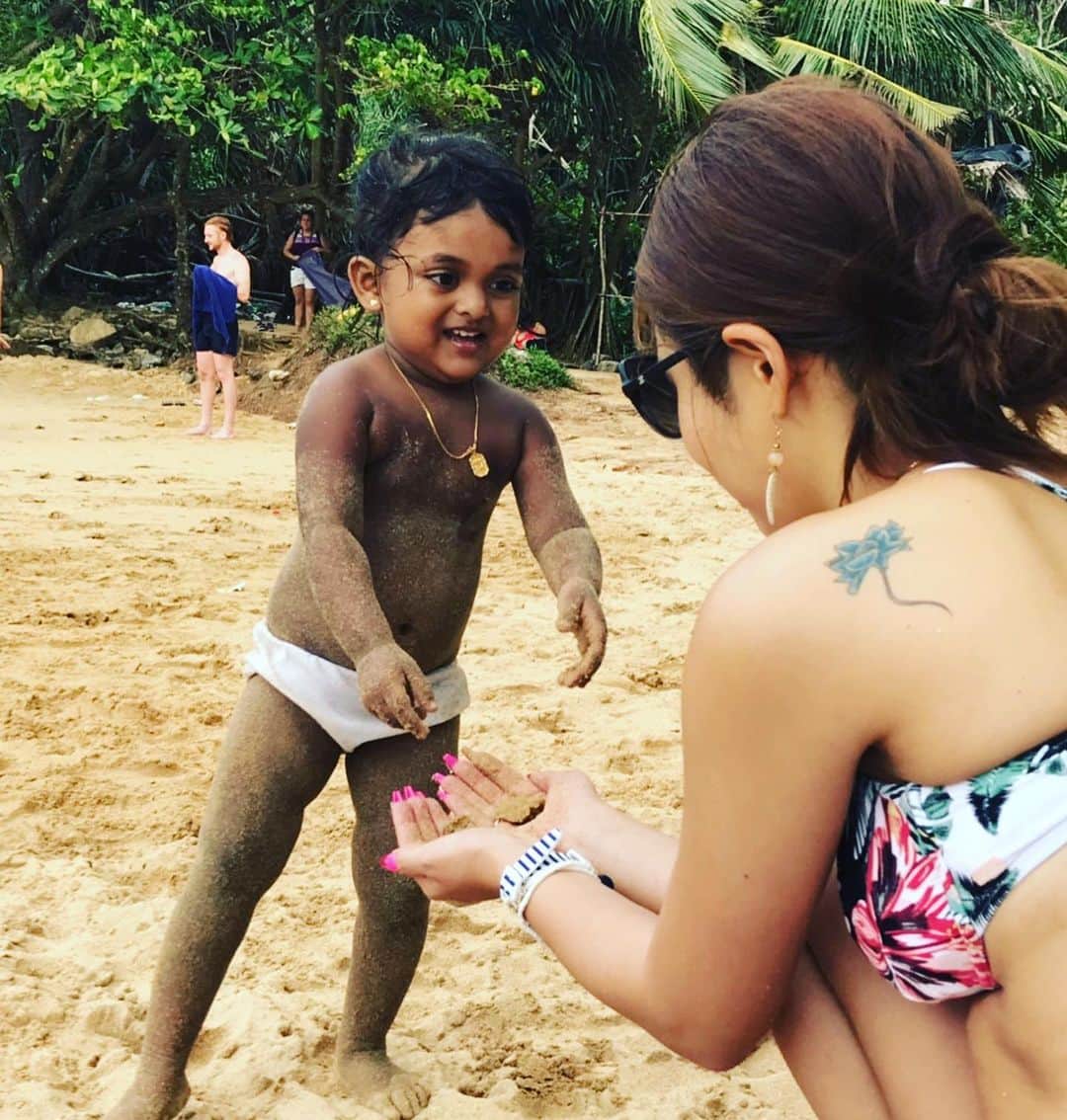 鈴木涼美さんのインスタグラム写真 - (鈴木涼美Instagram)「Love beach. Found beautiful beach at Unawatuna, Sri Lanka a.k.a Jungle beach. #srilanka #junglebeach #unawatuna #bikinigirls #sexyasian #japanesegirl #worldtraveler」8月29日 22時20分 - suzumisuzuki