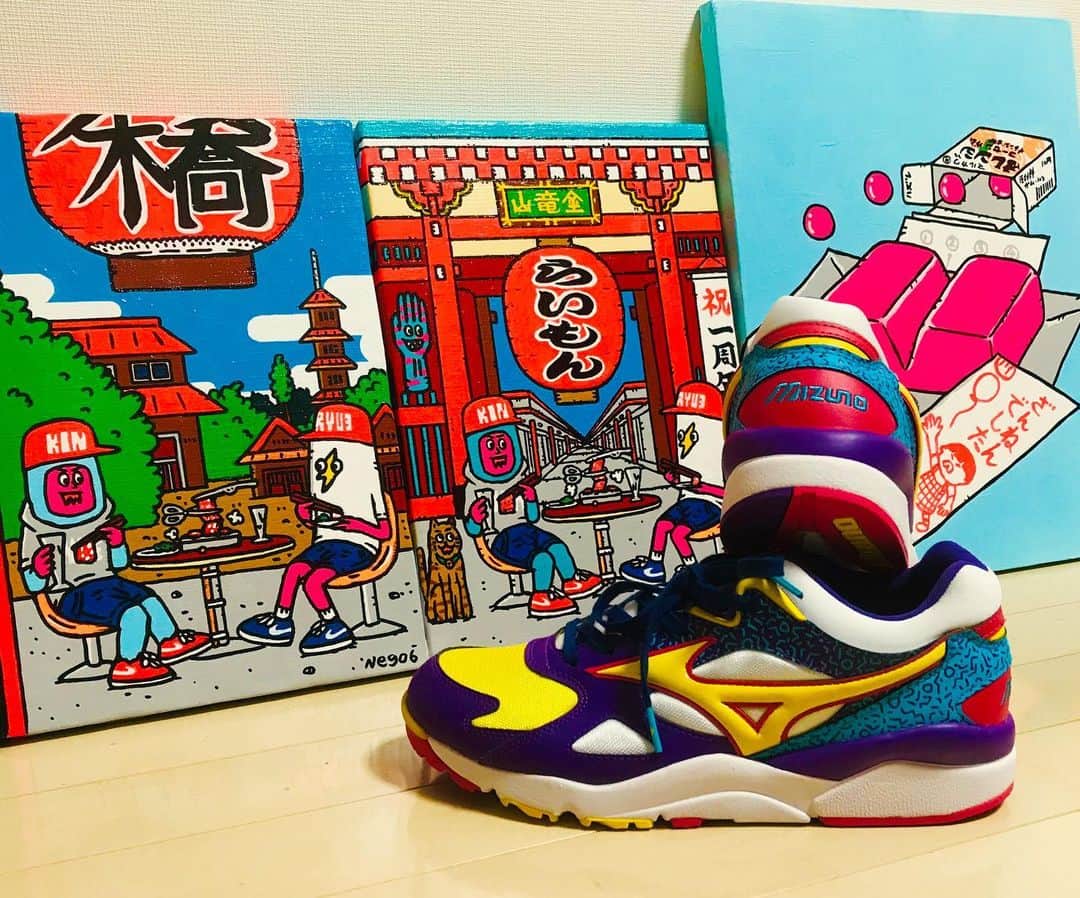 のインスタグラム：「色パキパキ スニーカーがあの頃のスキーウェアのようでイイですね #mizunoskymedal」